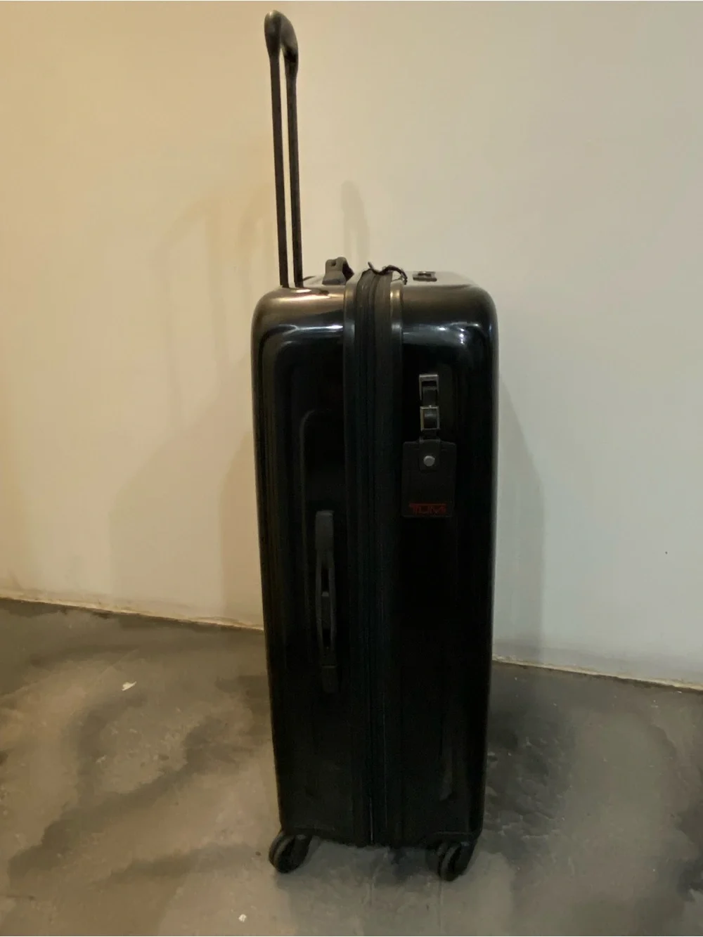 Tumi V4 Extended Trip Expandable 4 Wheeled Packing Case 30”x19”x10” (Sep 026)